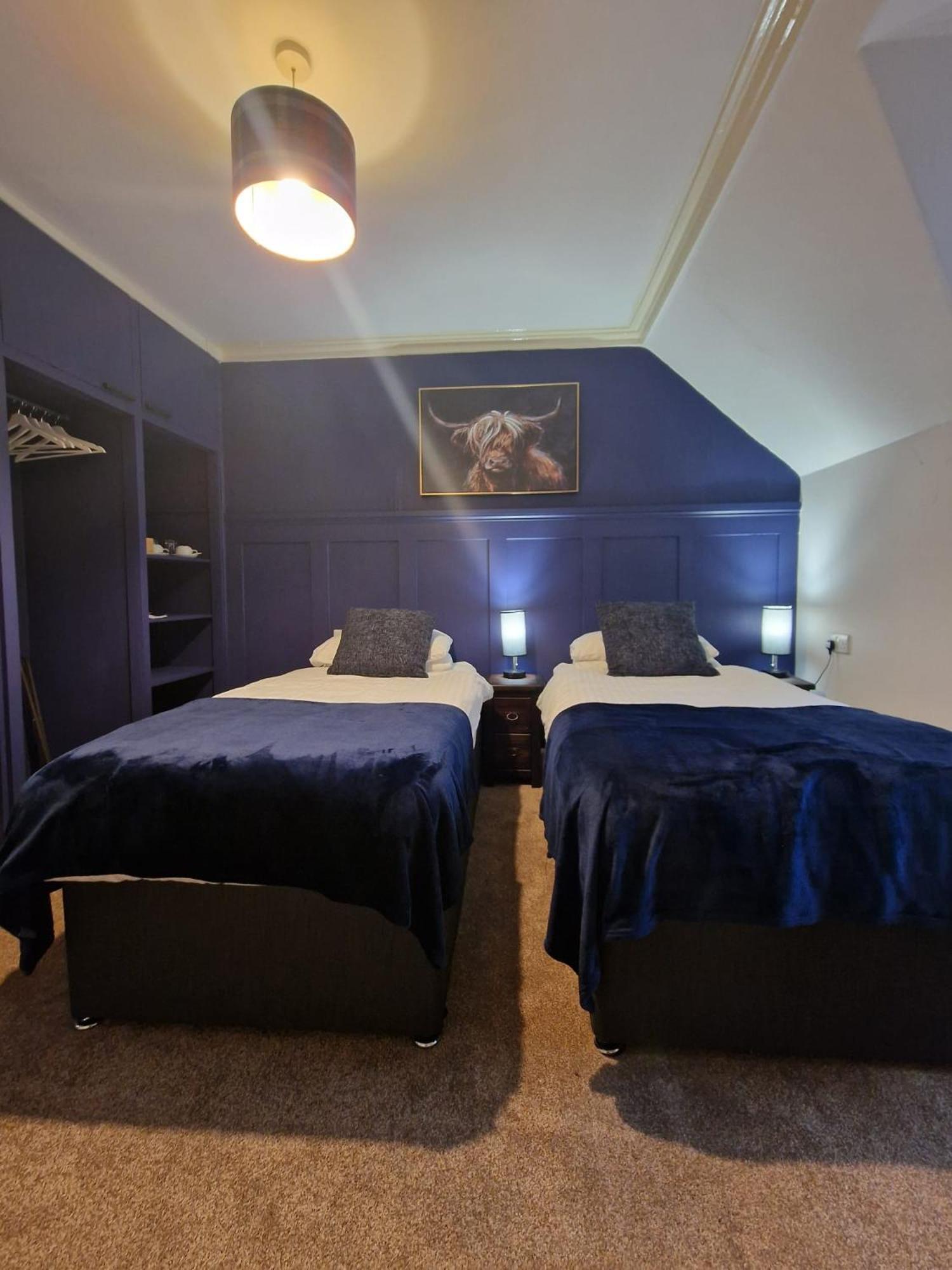 The White Stag Inn Стратайр Номер фото